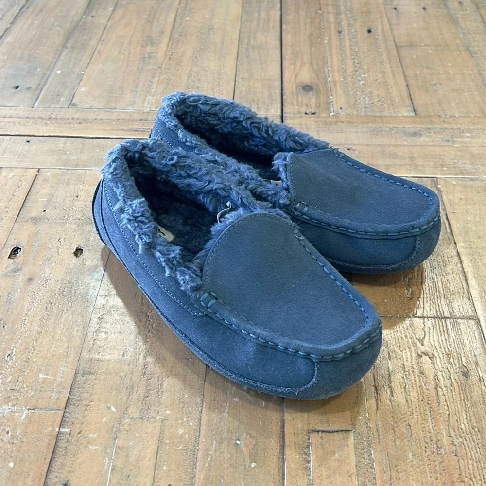 Ugg ascot navy suede slippers
